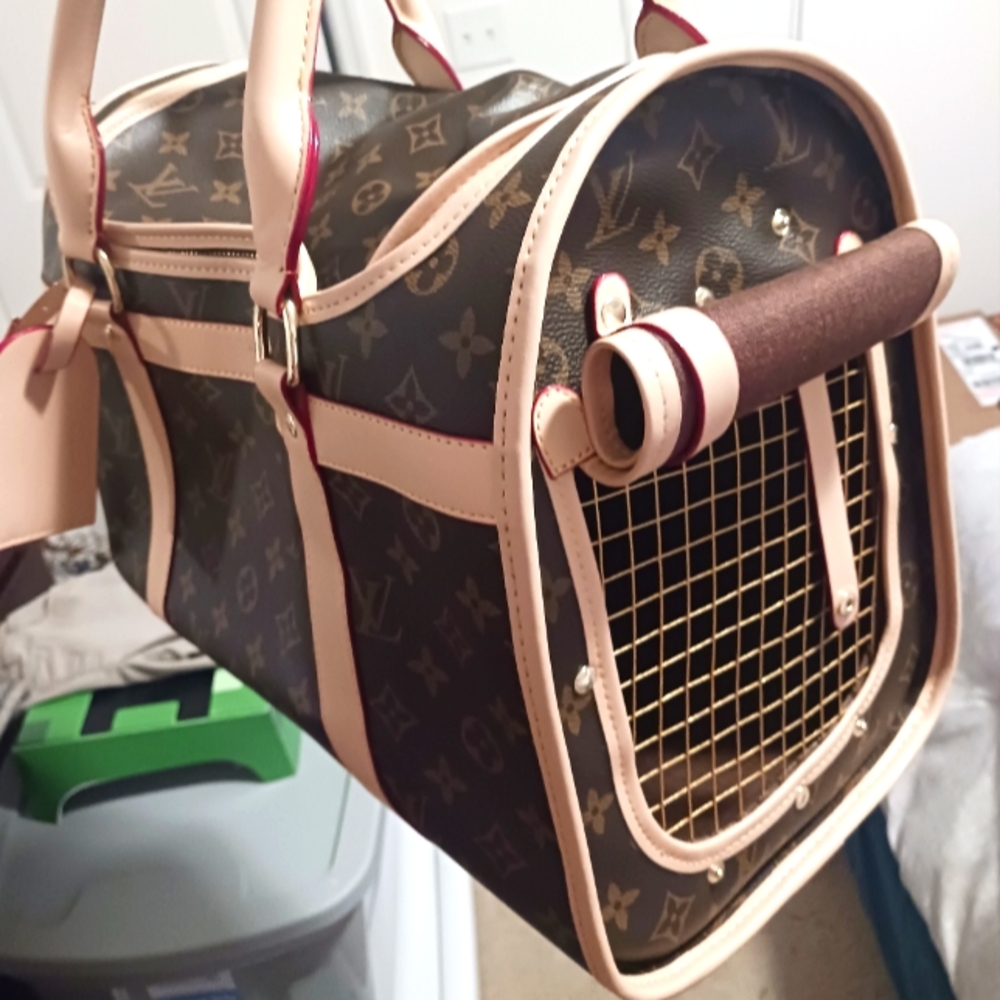 Cute dog/cat carrier bag